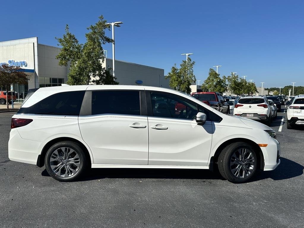 New 2026 Honda Odyssey Touring image 6