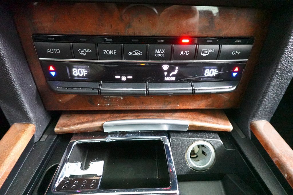 Used 2013 Mercedes-Benz E 350 4MATIC Sedan image 19