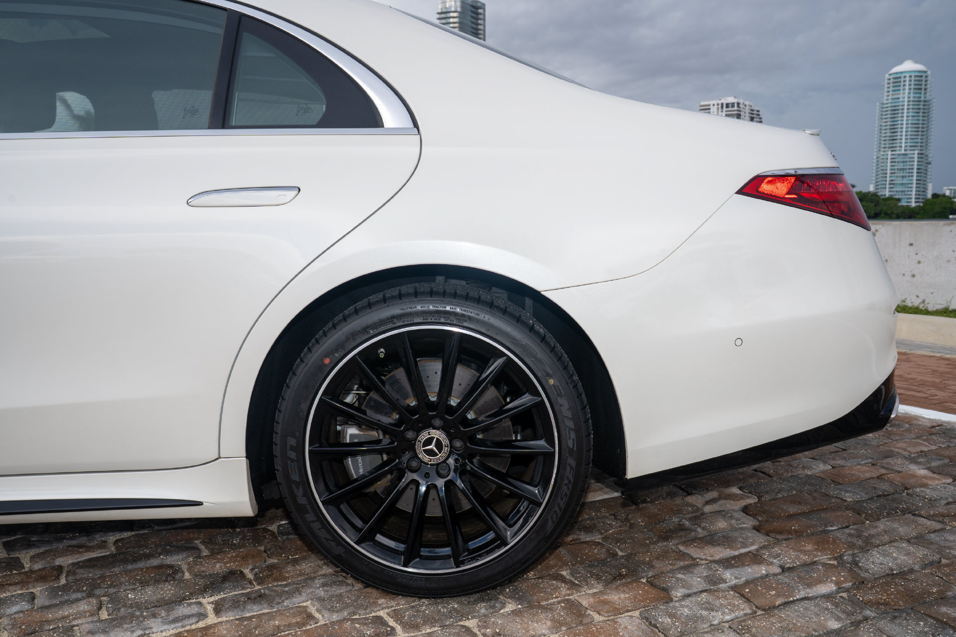 Used 2022 Mercedes-Benz S 500 4MATIC image 9