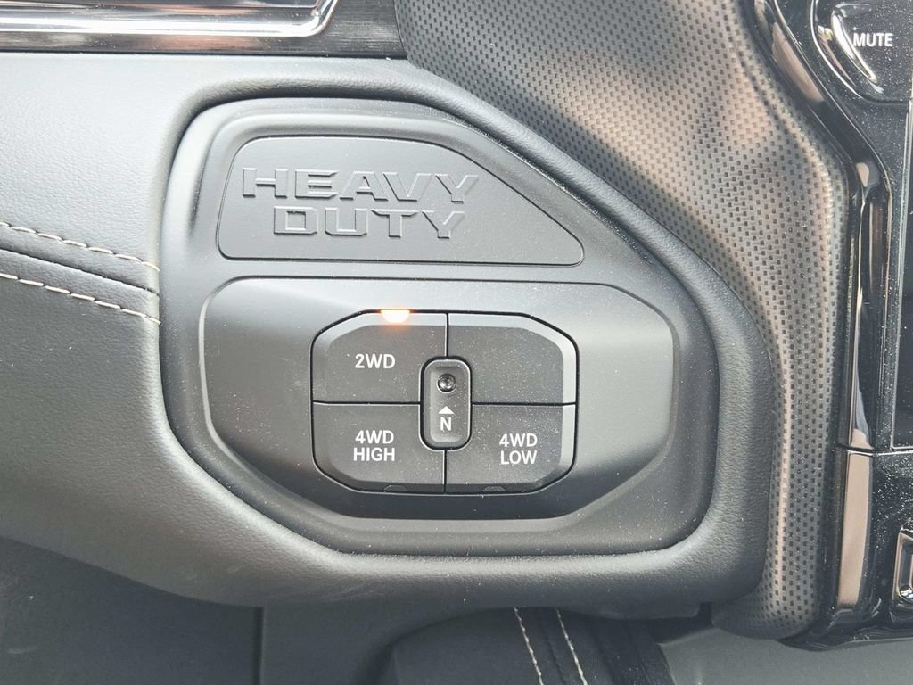 New 2026 RAM 3500 Limited AWD/4WD image 31