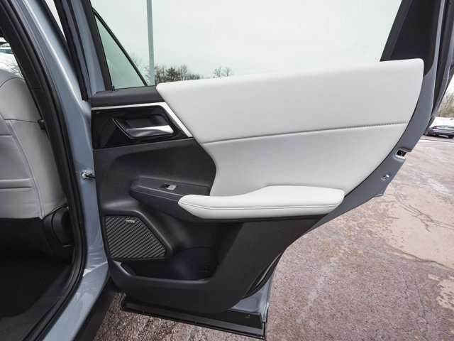 New 2026 Mitsubishi Outlander SE AWD/4WD image 13