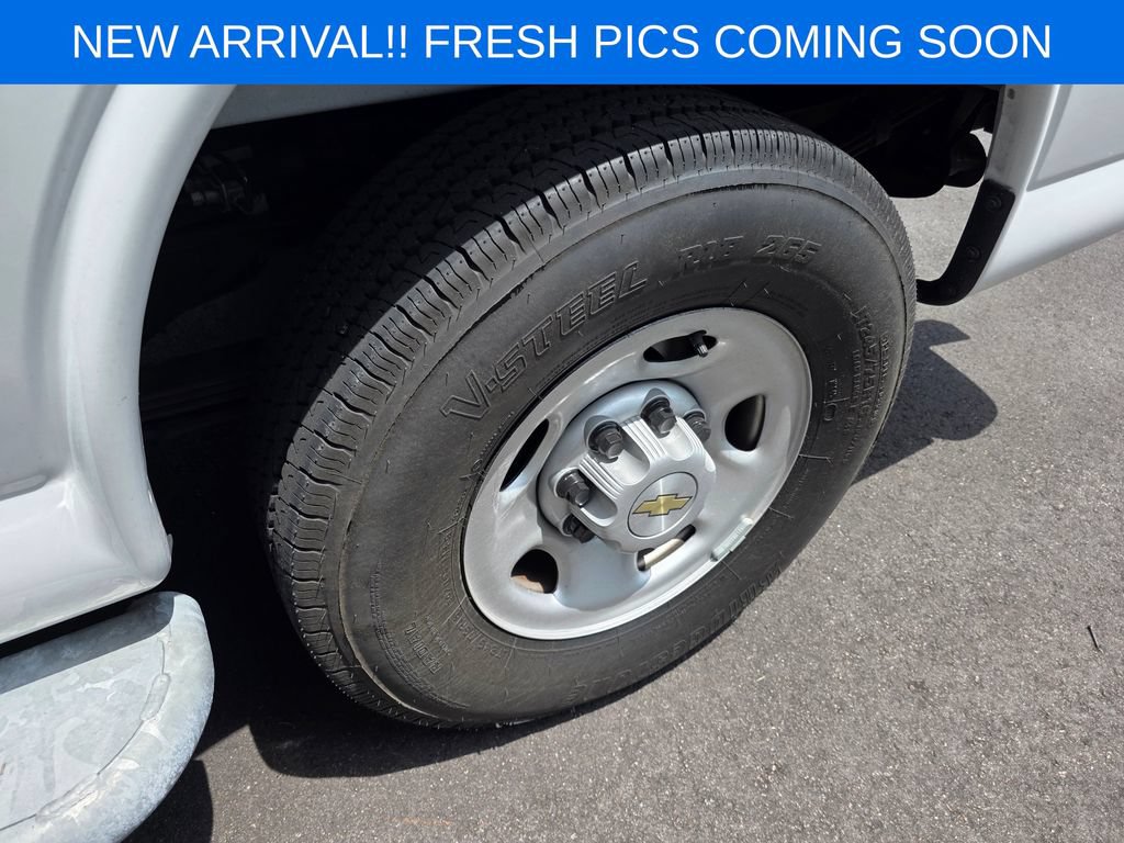Used 2025 Chevrolet Express 2500 w/ Driver Convenience Package RWD image 11
