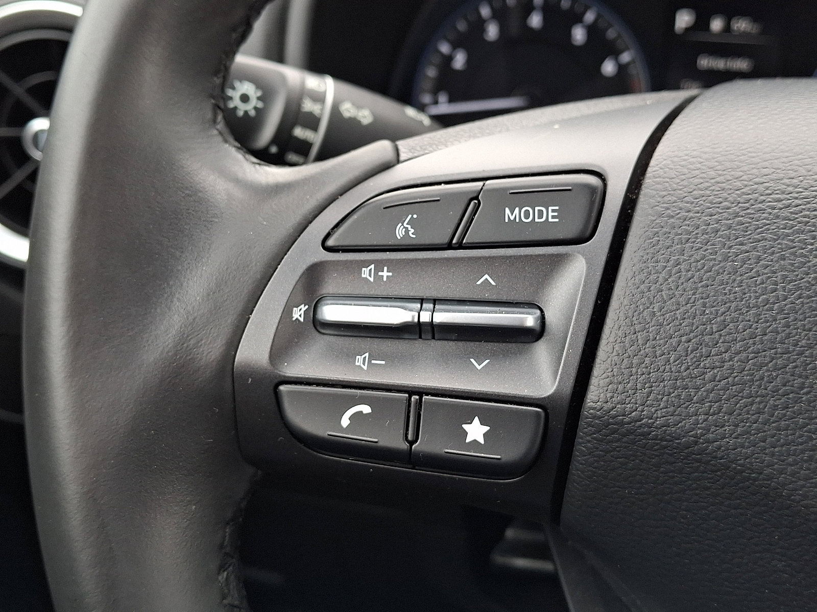 Certified 2023 Hyundai Kona SEL w/ Convenience Package image 21