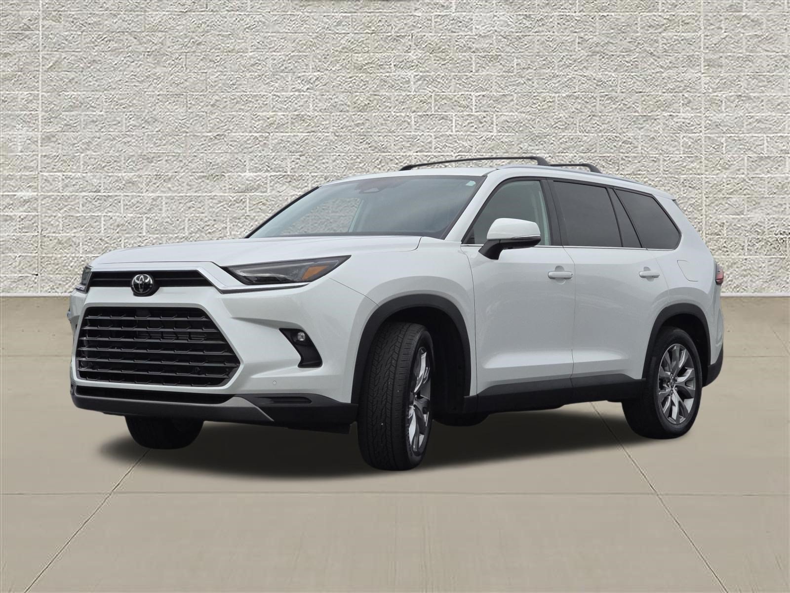 Used 2024 Toyota Grand Highlander AWD Hybrid image 3