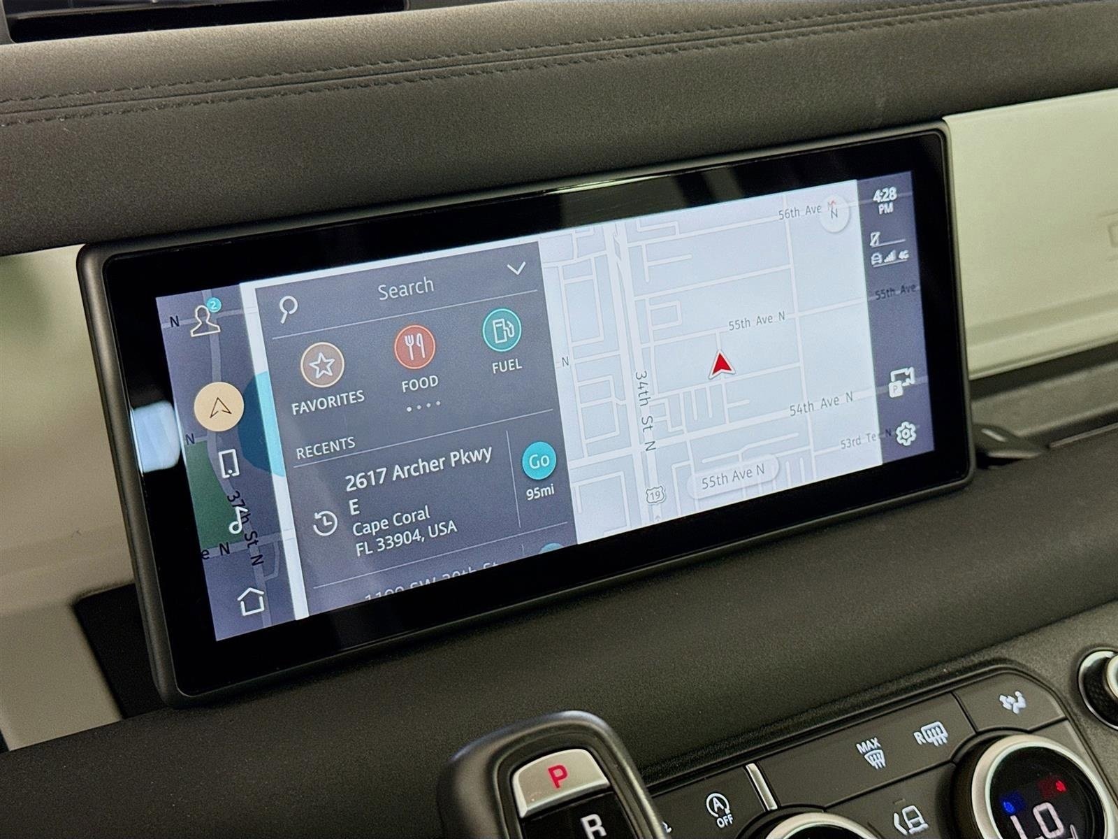 Used 2020 Land Rover Defender 110 First Edition image 17