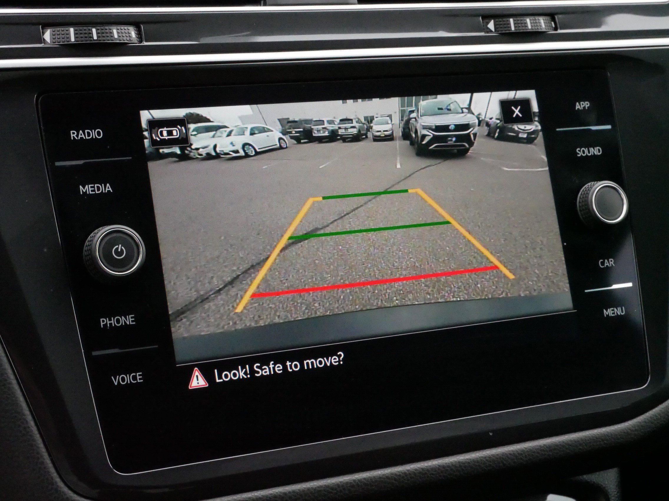 Certified 2024 Volkswagen Tiguan SE R-Line image 30