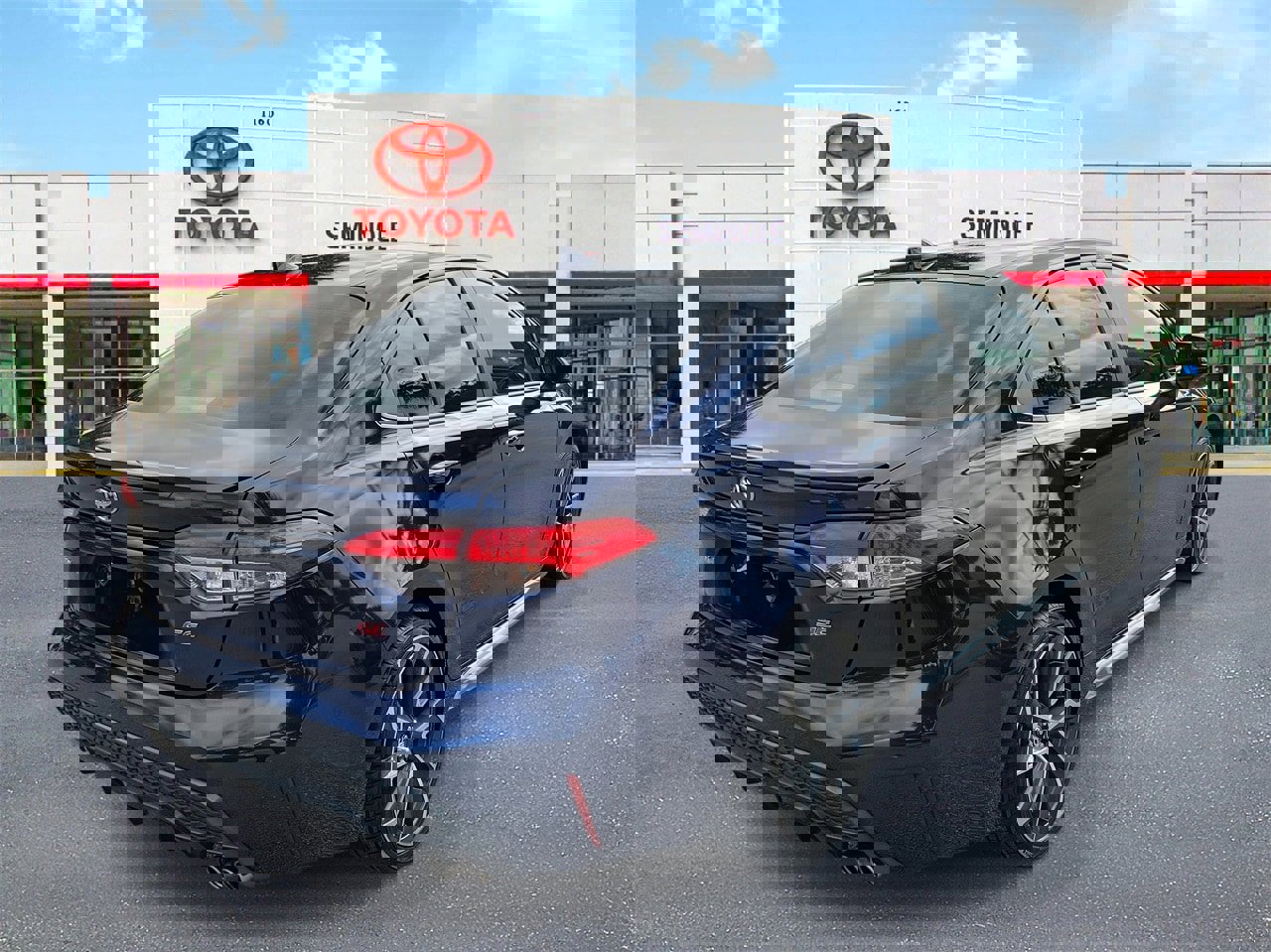 Used 2022 Toyota Corolla SE image 3