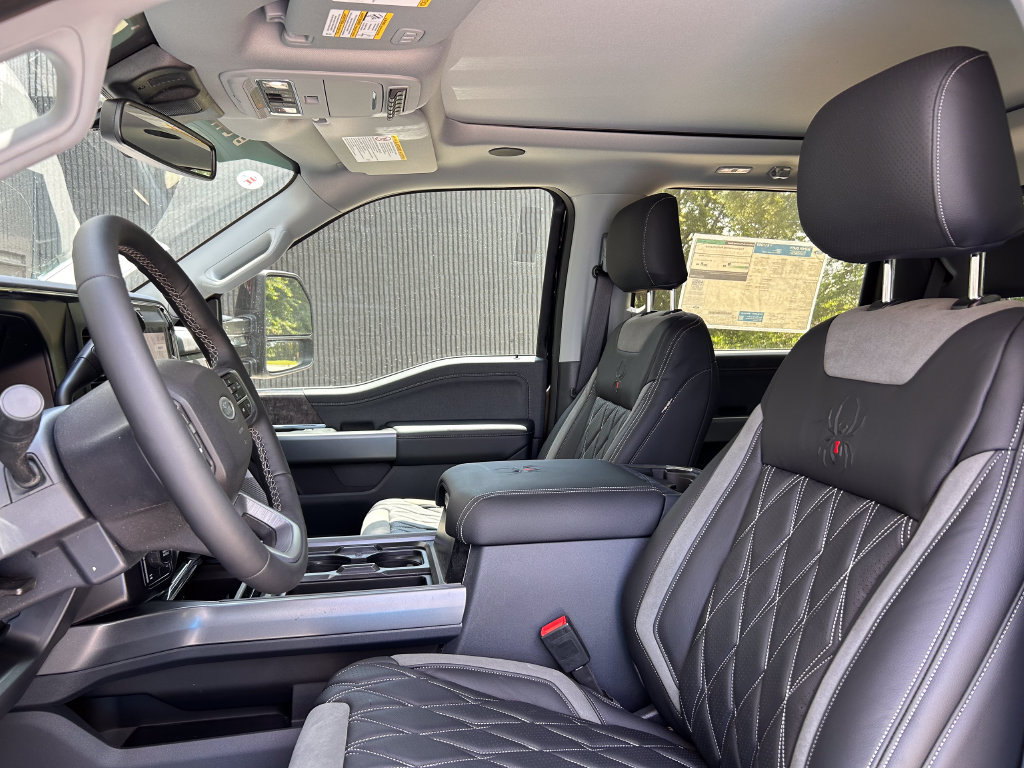 New 2026 Ford F250 Lariat w/ Black Appearance Package AWD/4WD image 10