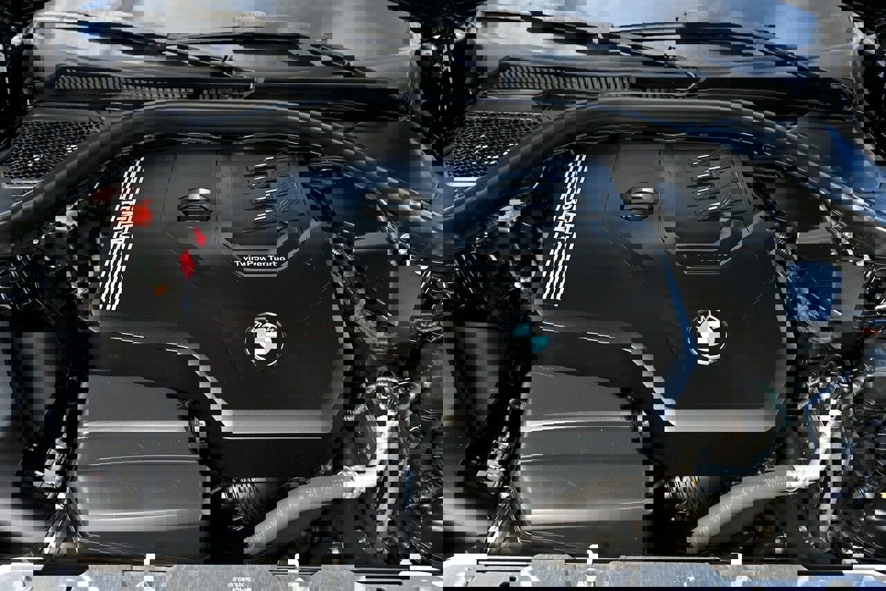 Used 2020 BMW 330i xDrive Sedan w/ M Sport Package image 19