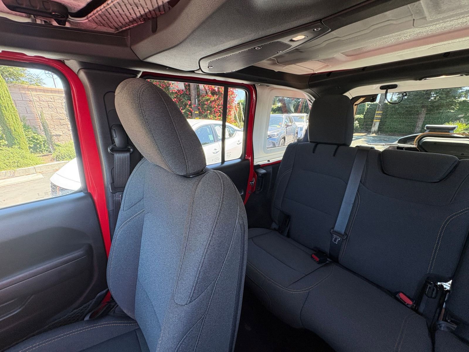 Used 2025 Jeep Wrangler Sport S image 38