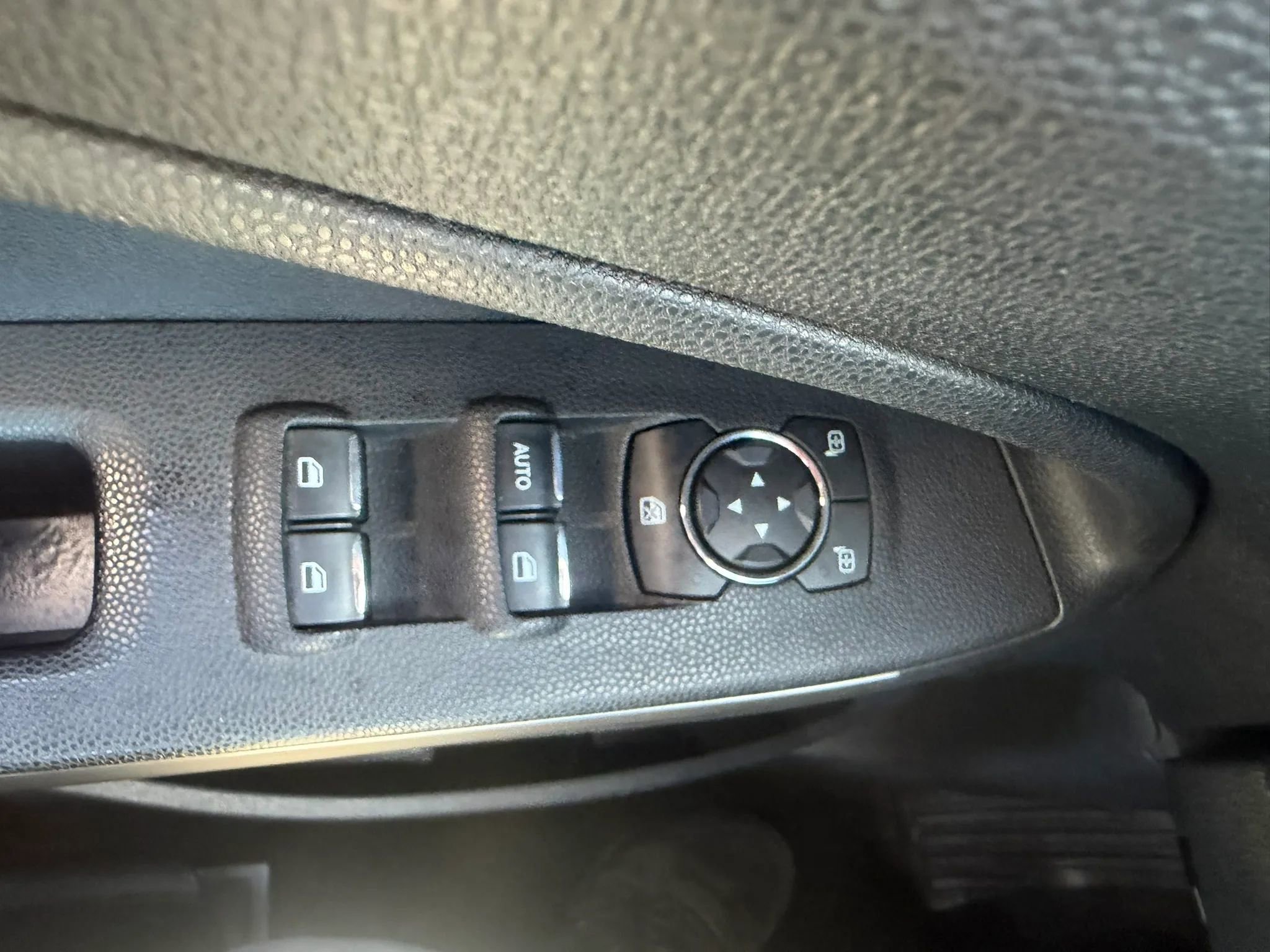 Used 2020 Ford EcoSport Titanium FWD image 25