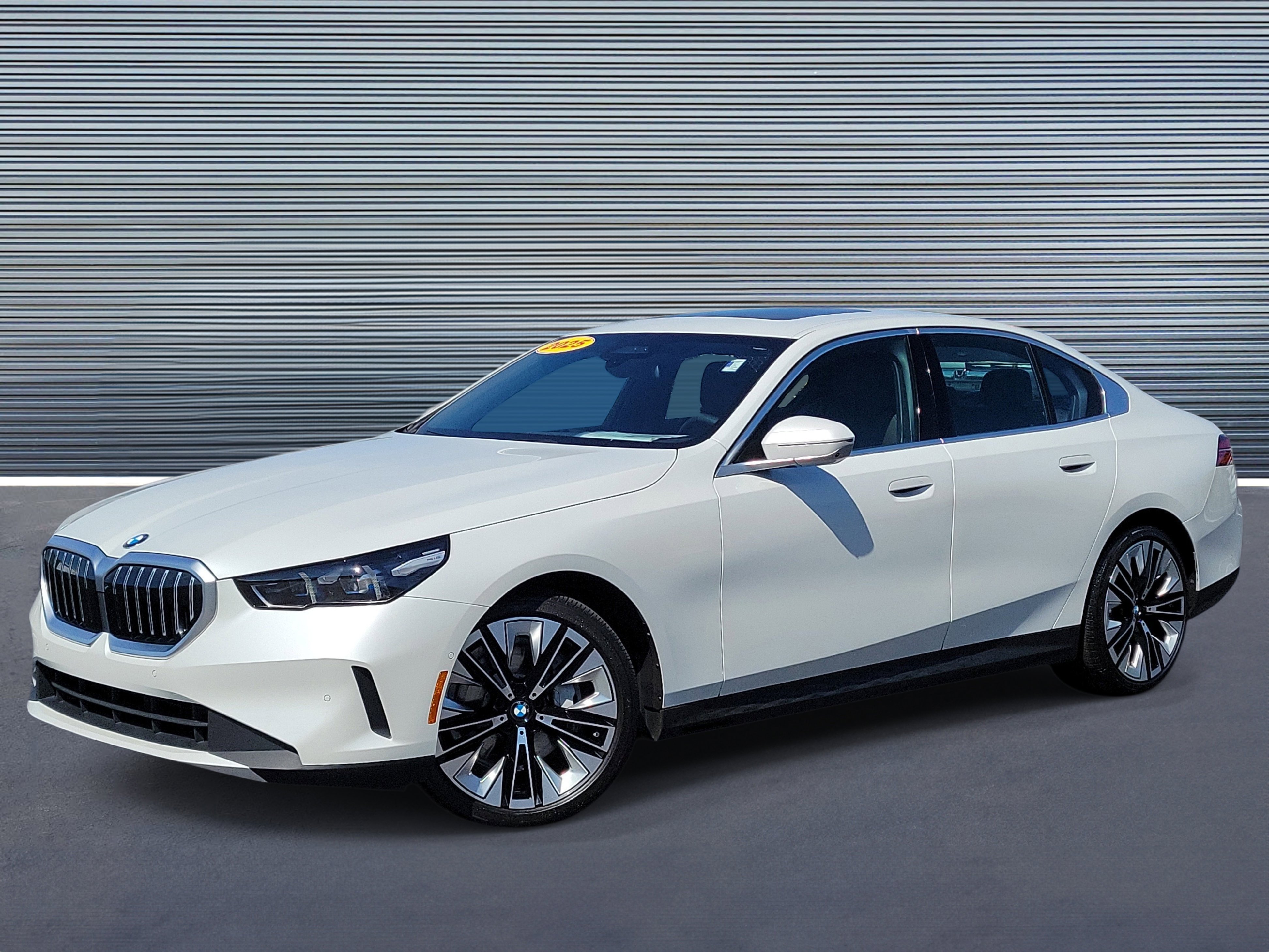 Used 2025 BMW 540i xDrive AWD/4WD image 1