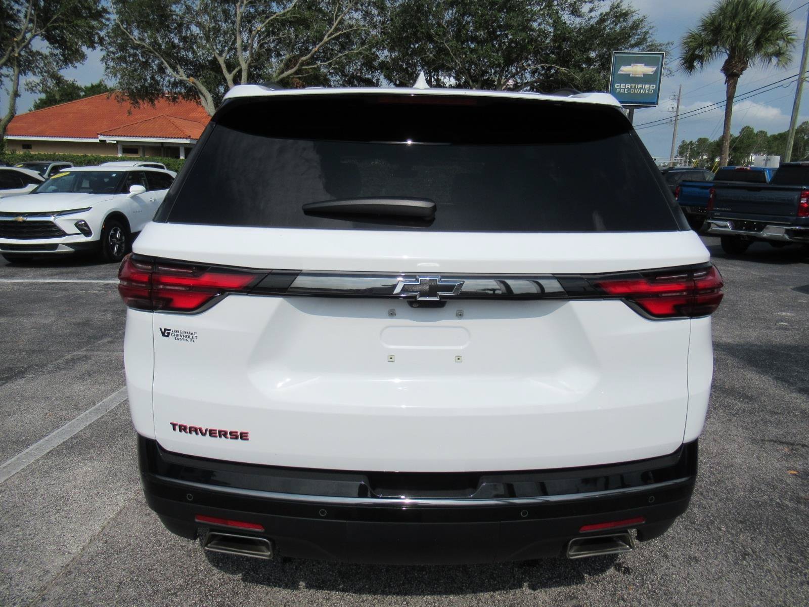 Used 2023 Chevrolet Traverse Premier w/ Redline Edition FWD image 7