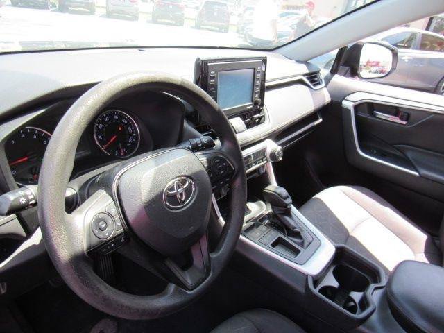 Used 2021 Toyota RAV4 XLE FWD image 14