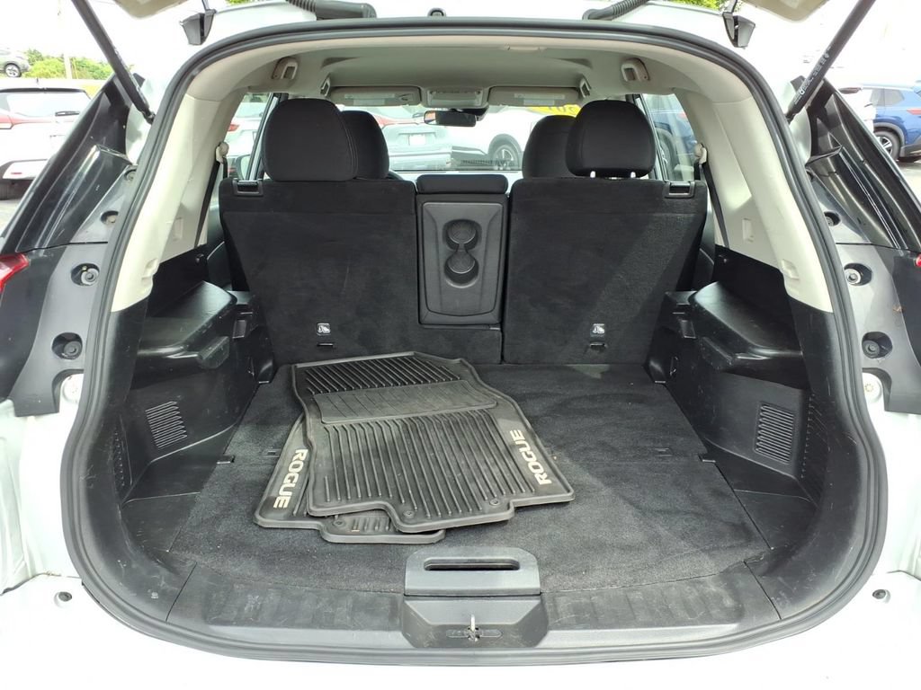 Used 2019 Nissan Rogue S AWD/4WD image 11