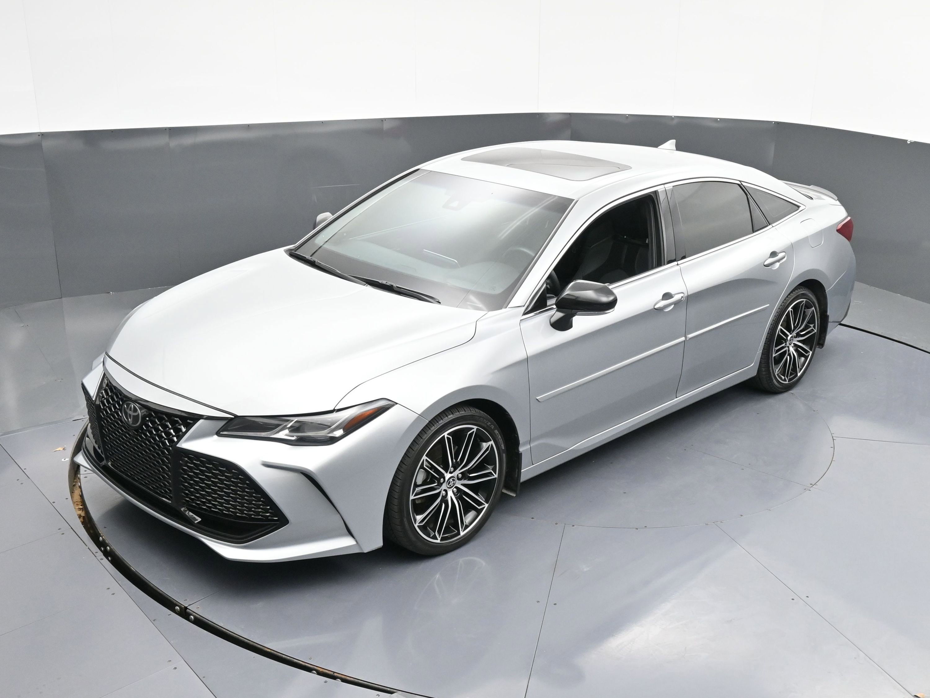 Used 2022 Toyota Avalon Touring image 38
