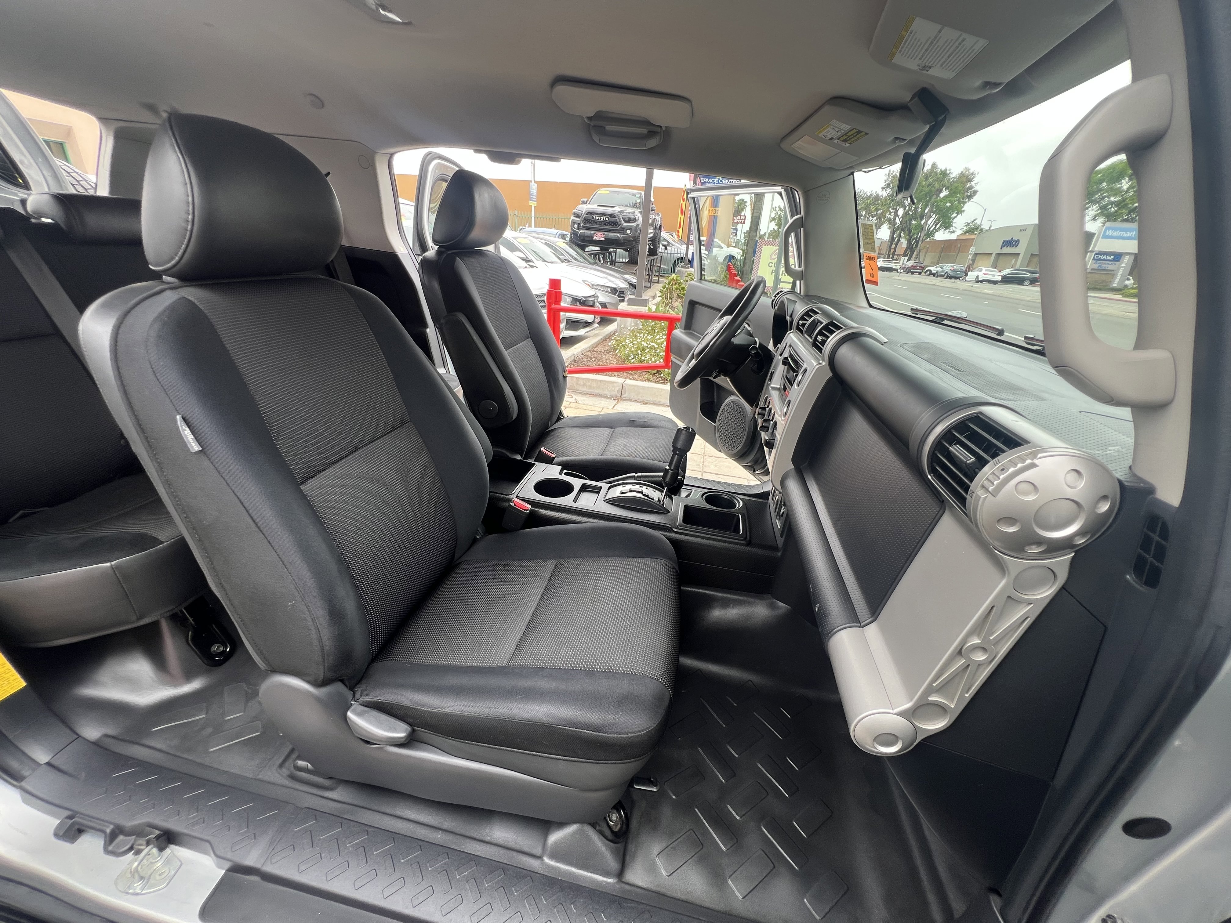 Used 2008 Toyota FJ Cruiser 2WD image 26