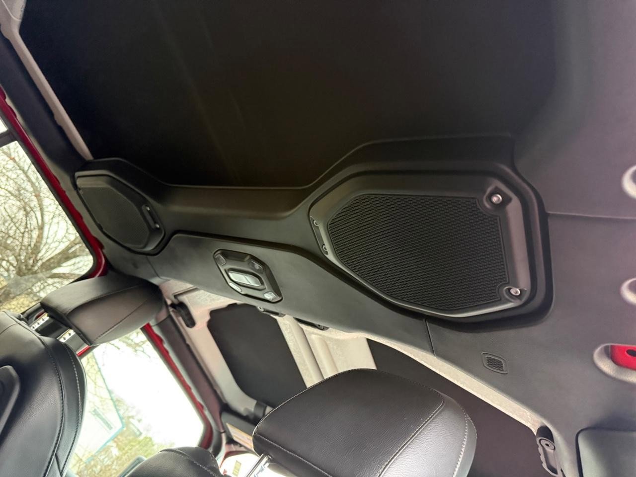 Used 2019 Jeep Wrangler Unlimited Rubicon w/ Uconnect 4C Nav & Sound Group image 12