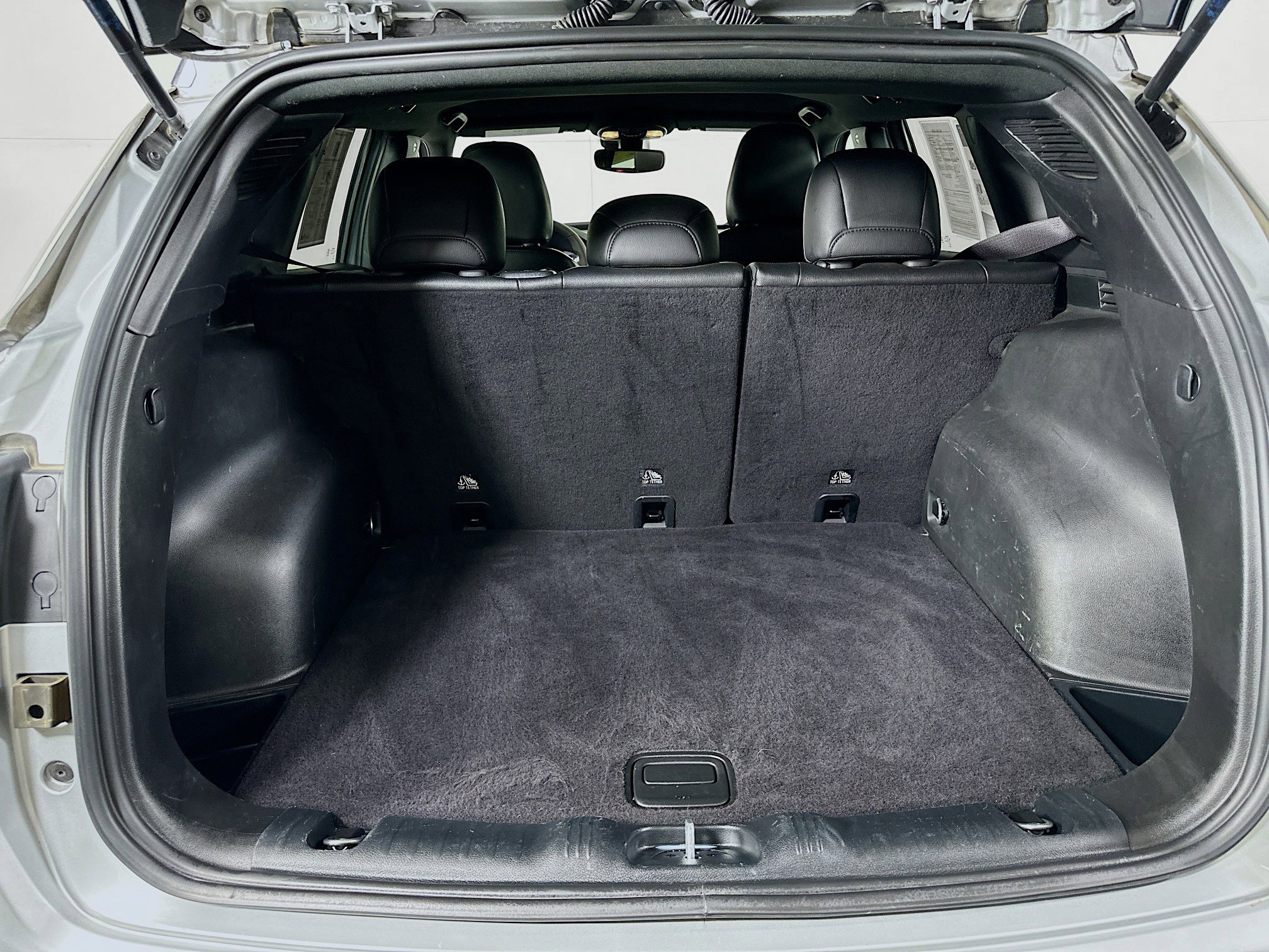 Used 2025 Jeep Compass Limited image 26