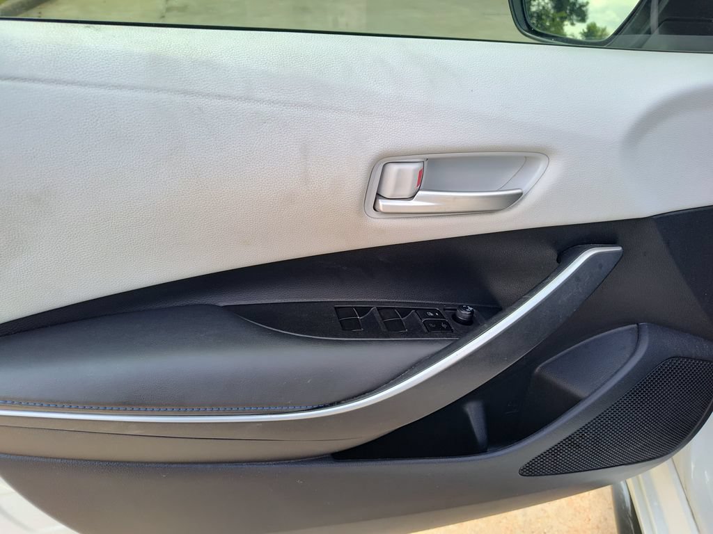 Used 2021 Toyota Corolla SE w/ SE Premium Package FWD image 19