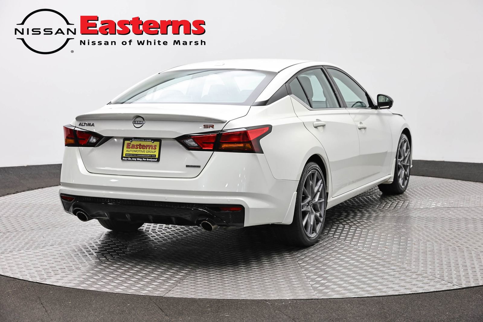 Used 2024 Nissan Altima 2.0 SR FWD image 5