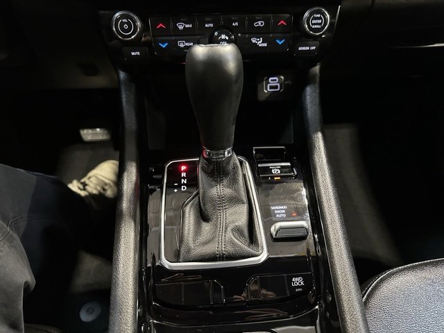 Used 2025 Jeep Compass Limited image 27