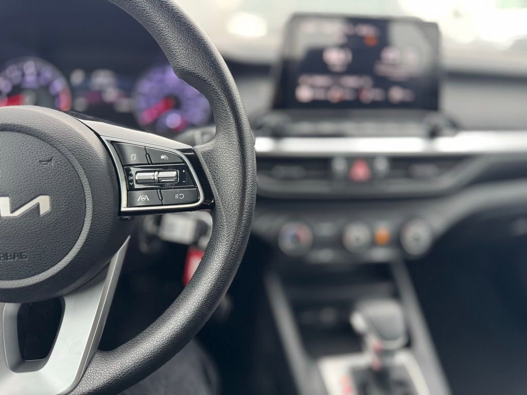 Used 2023 Kia Forte LX image 8