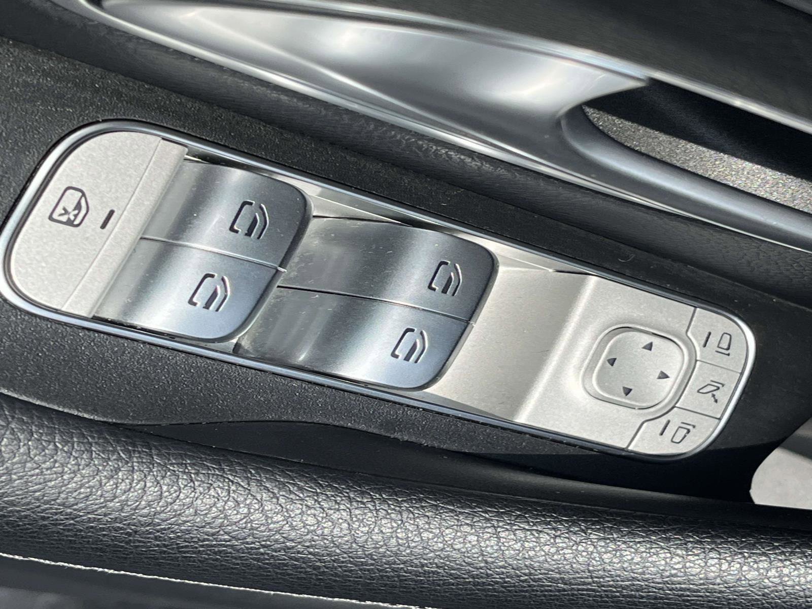 Used 2023 Mercedes-Benz GLS 450 4MATIC image 21