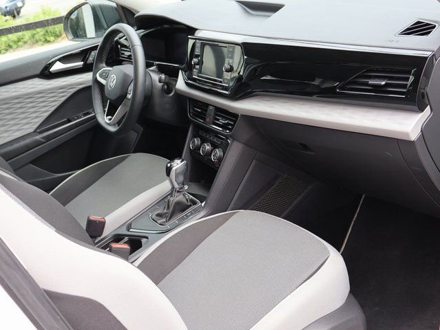 Used 2023 Volkswagen Taos S w/ Driver Assistance Package FWD image 9