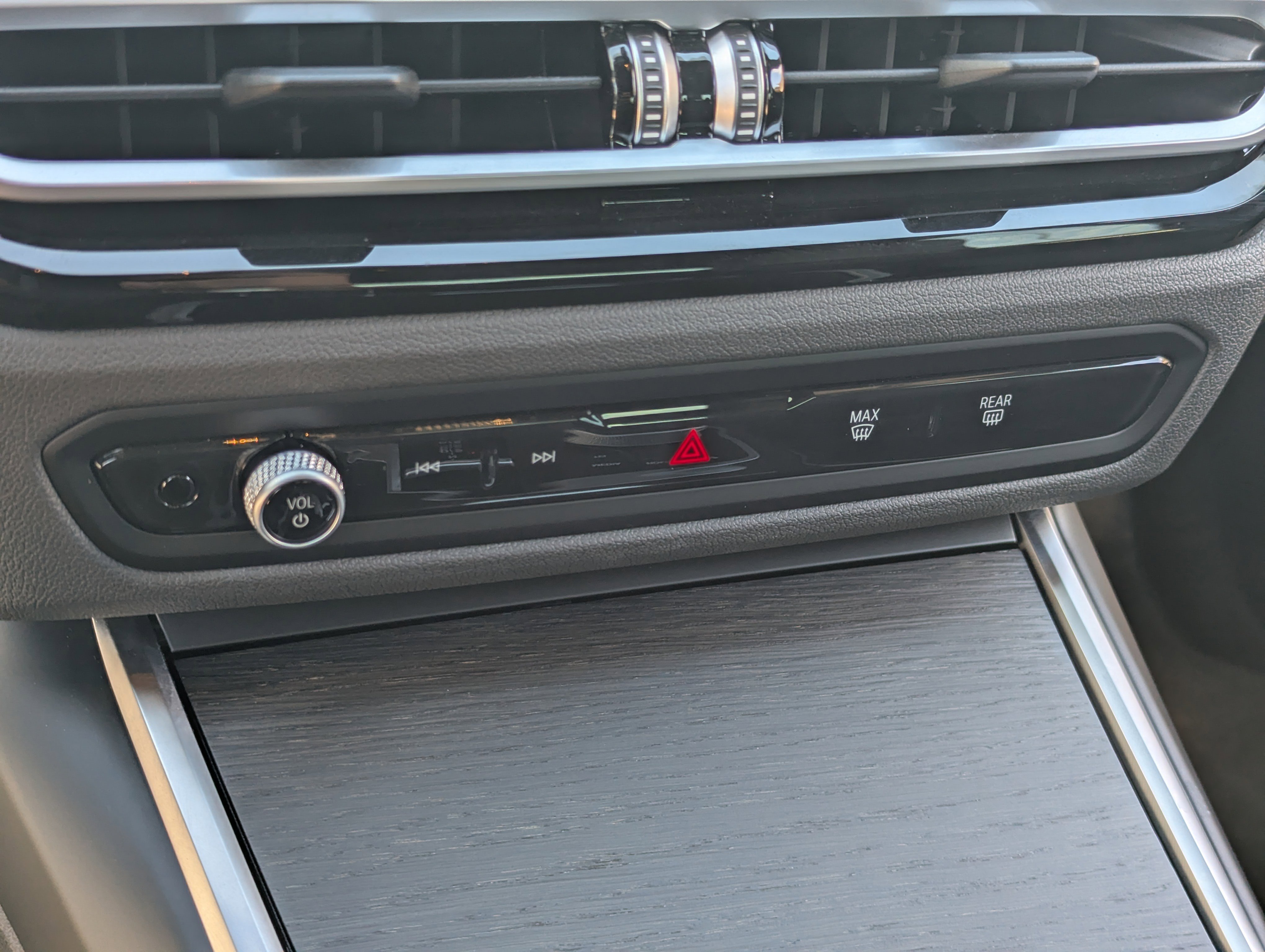 Used 2023 BMW 330i 330i w/ Driving Assistance Package image 29