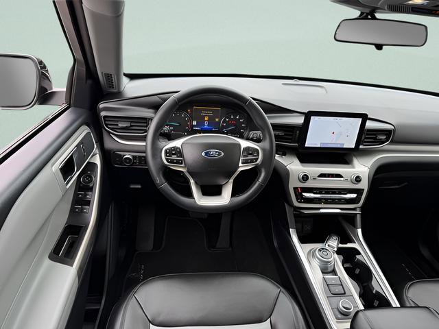 Used 2022 Ford Explorer XLT w/ Equipment Group 202A AWD/4WD image 7