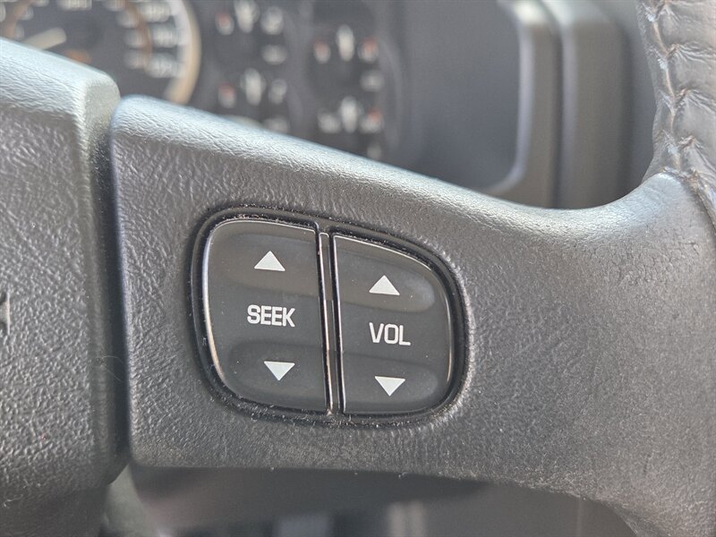 Used 2005 HUMMER H2 SUT w/ Preferred Equipment Group AWD/4WD image 28