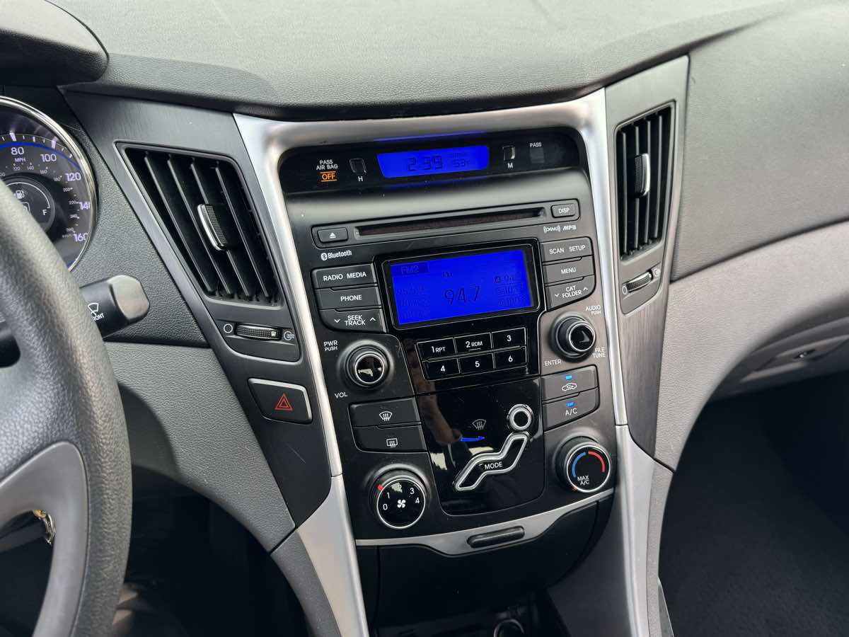 Used 2012 Hyundai Sonata GLS image 25