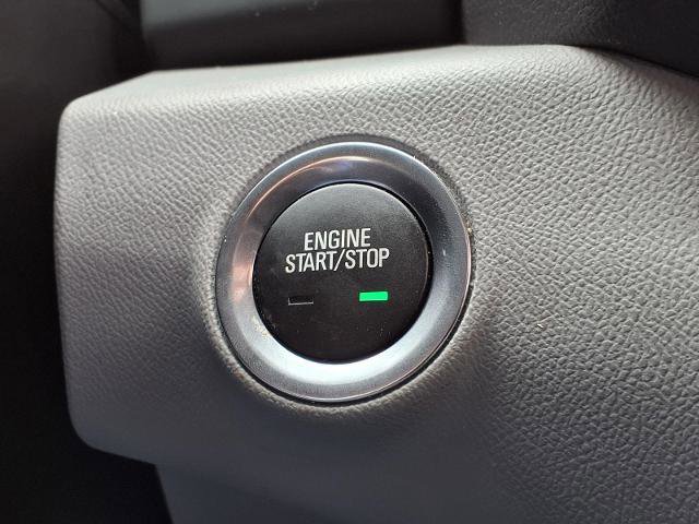 Used 2023 GMC Terrain SLE w/ Driver Convenience Package FWD image 9