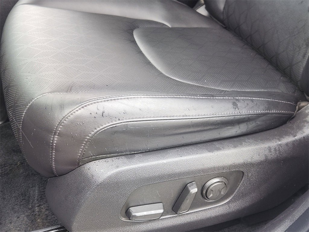 Used 2022 Kia Carnival LX image 17