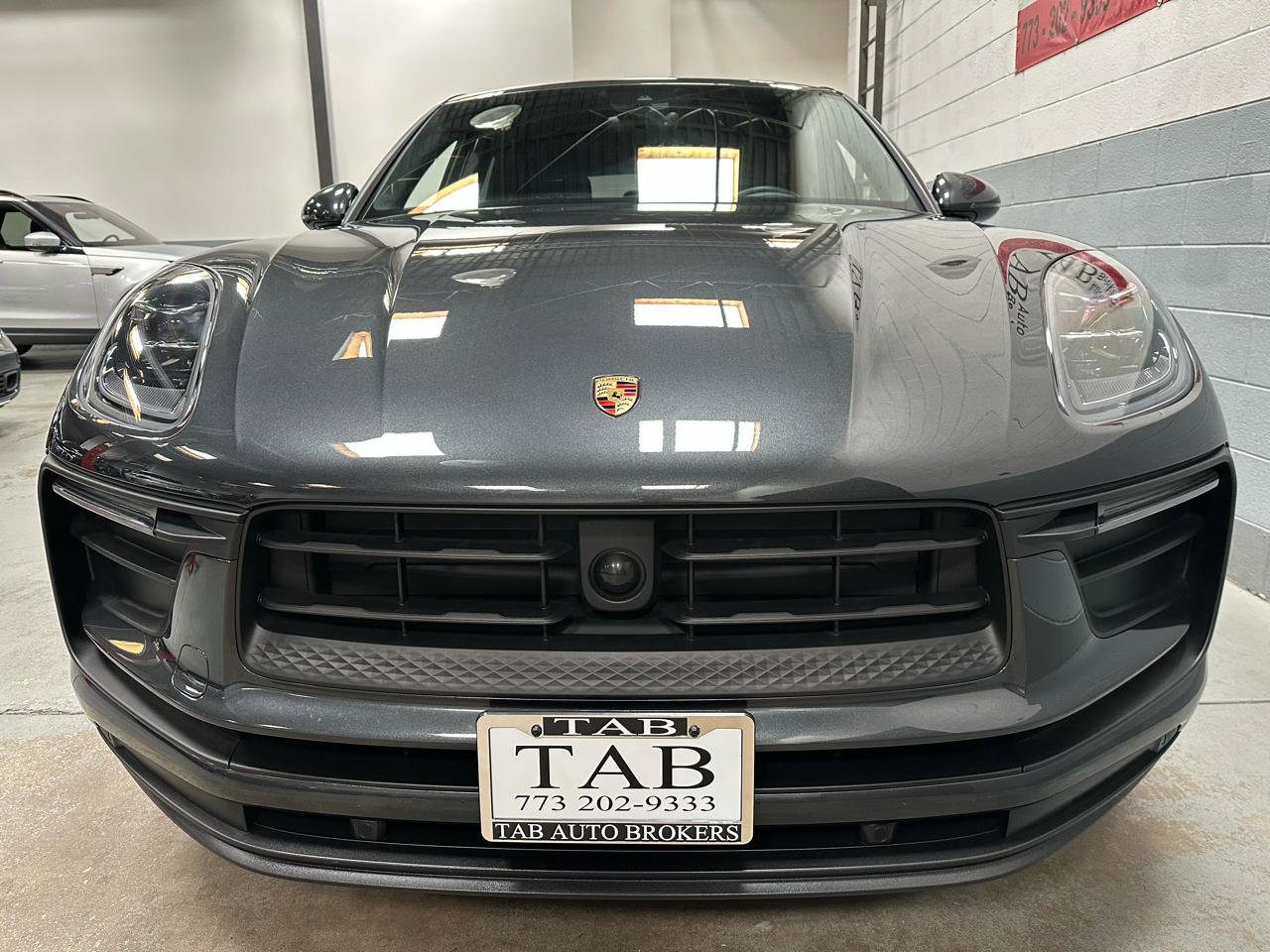 Used 2024 Porsche Macan w/ Premium Plus Package AWD/4WD image 7
