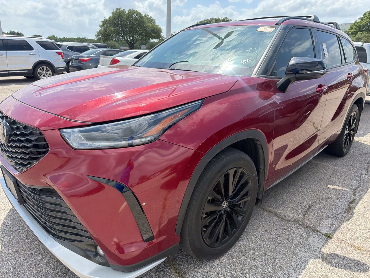 Used 2023 Toyota Highlander XSE FWD image 1