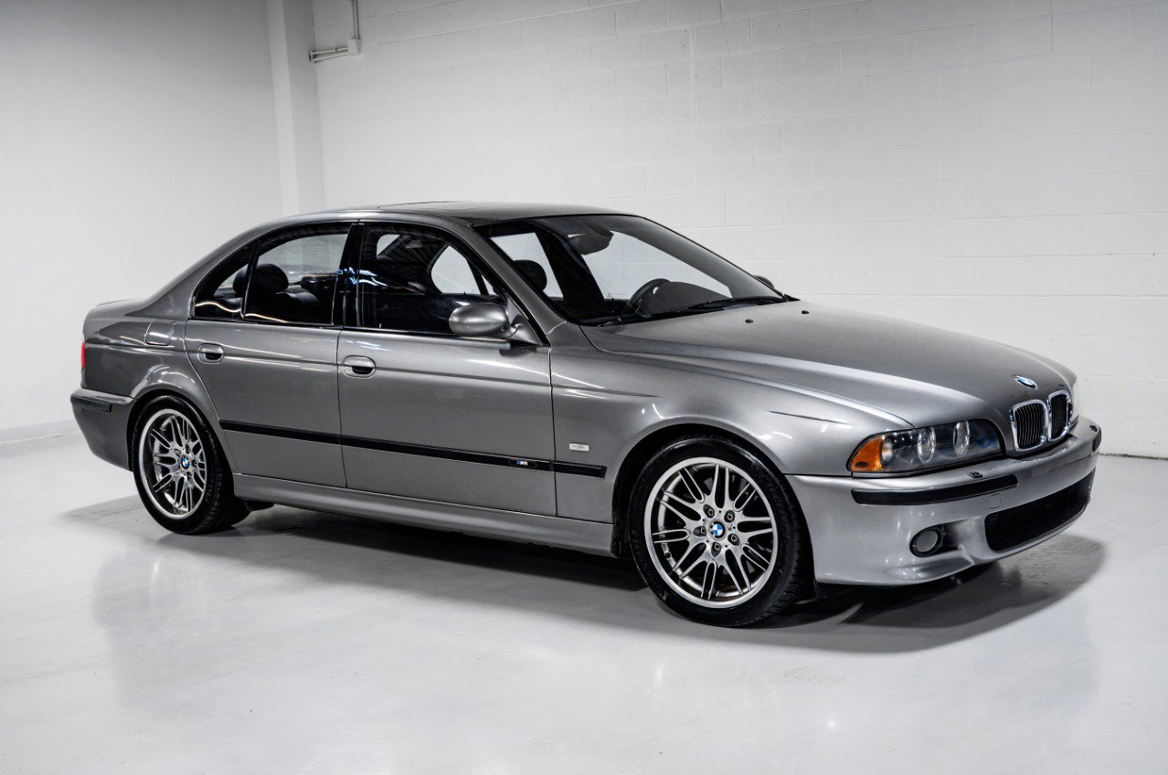 Used 2003 BMW M5 image 1