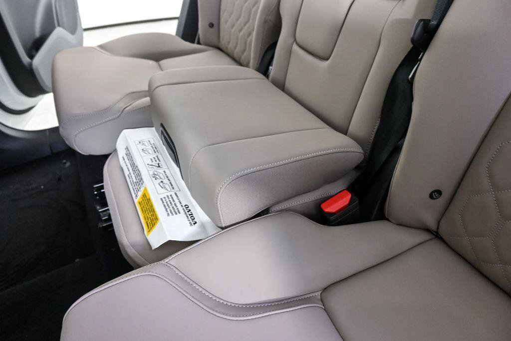 New 2026 Volvo XC90 B6 Plus AWD/4WD image 22