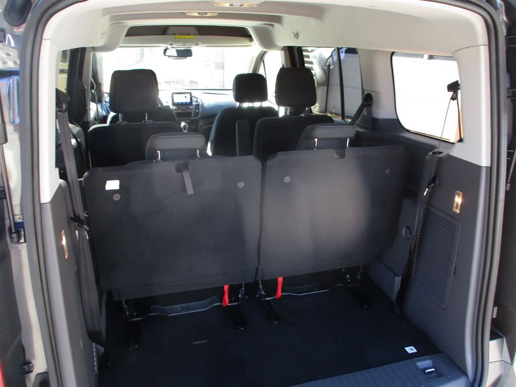 Used 2023 Ford Transit Connect XLT image 8