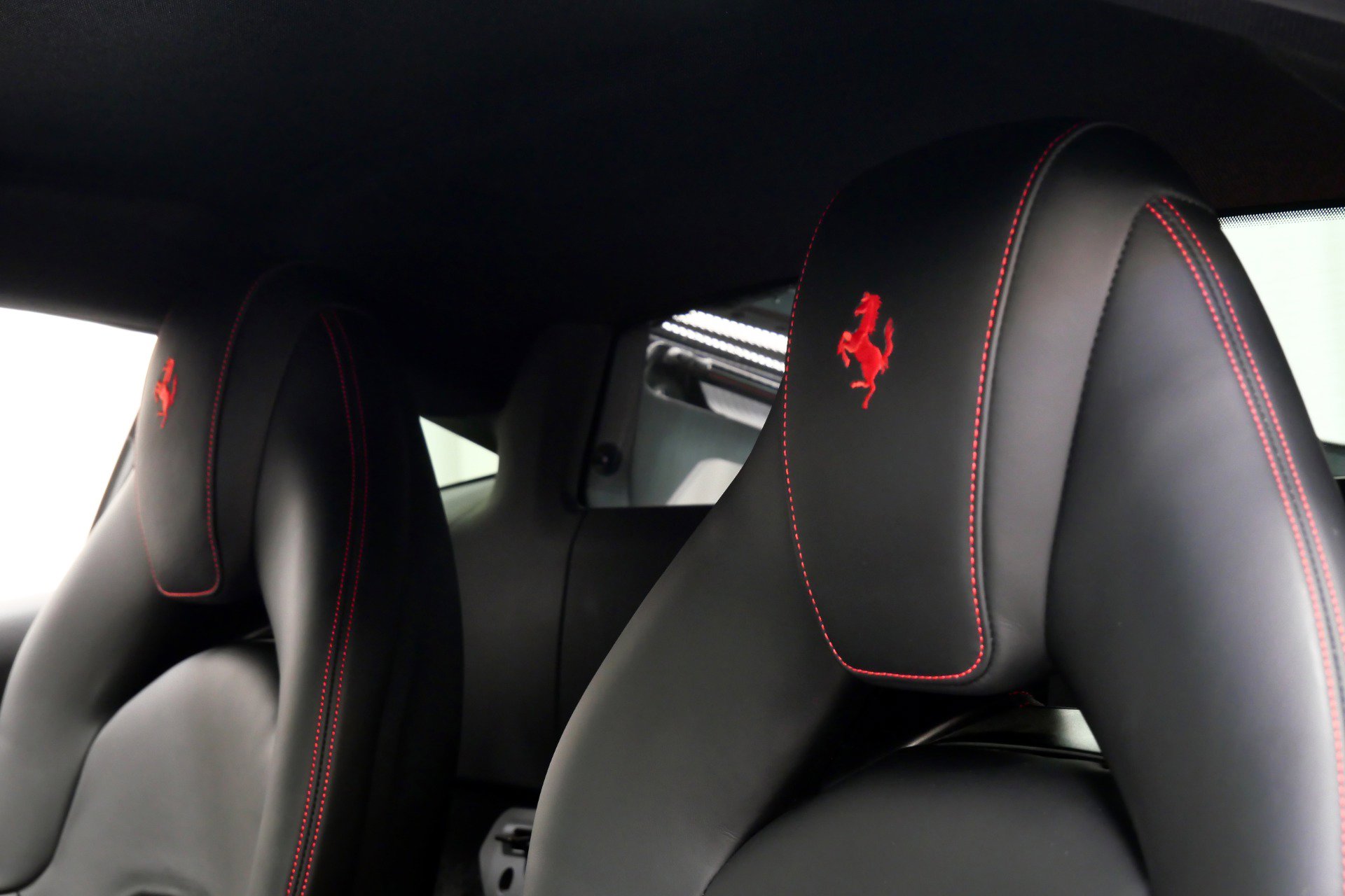 Used 2018 Ferrari 488 GTB image 16