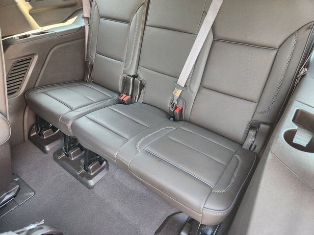 Used 2024 GMC Yukon Denali w/ Advanced Technology Package AWD/4WD image 33
