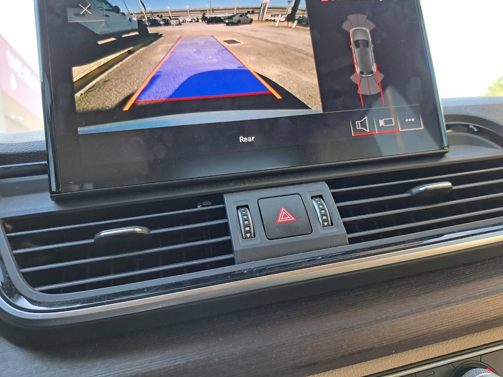 Used 2021 Audi Q5 2.0T Premium w/ Convenience Package image 11