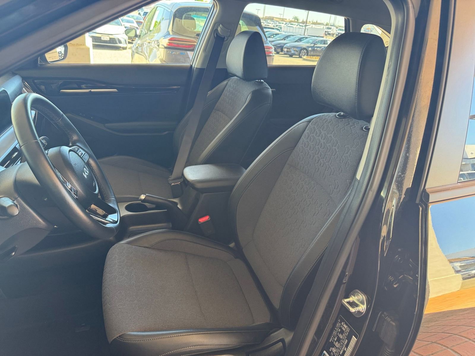 Used 2025 Kia Seltos S FWD image 37