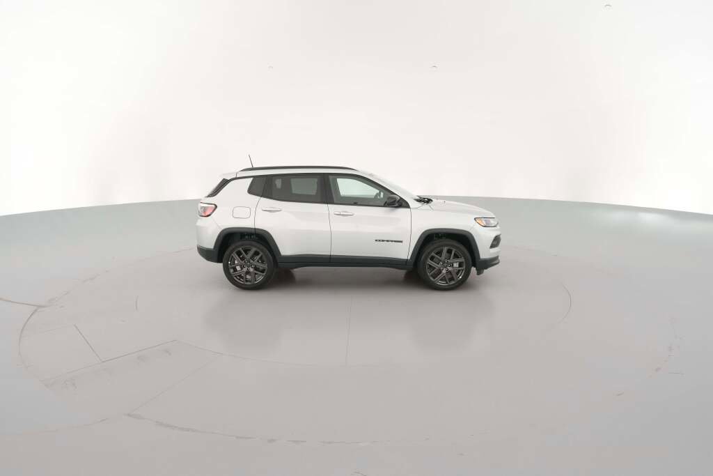 New 2026 Jeep Compass Latitude image 14