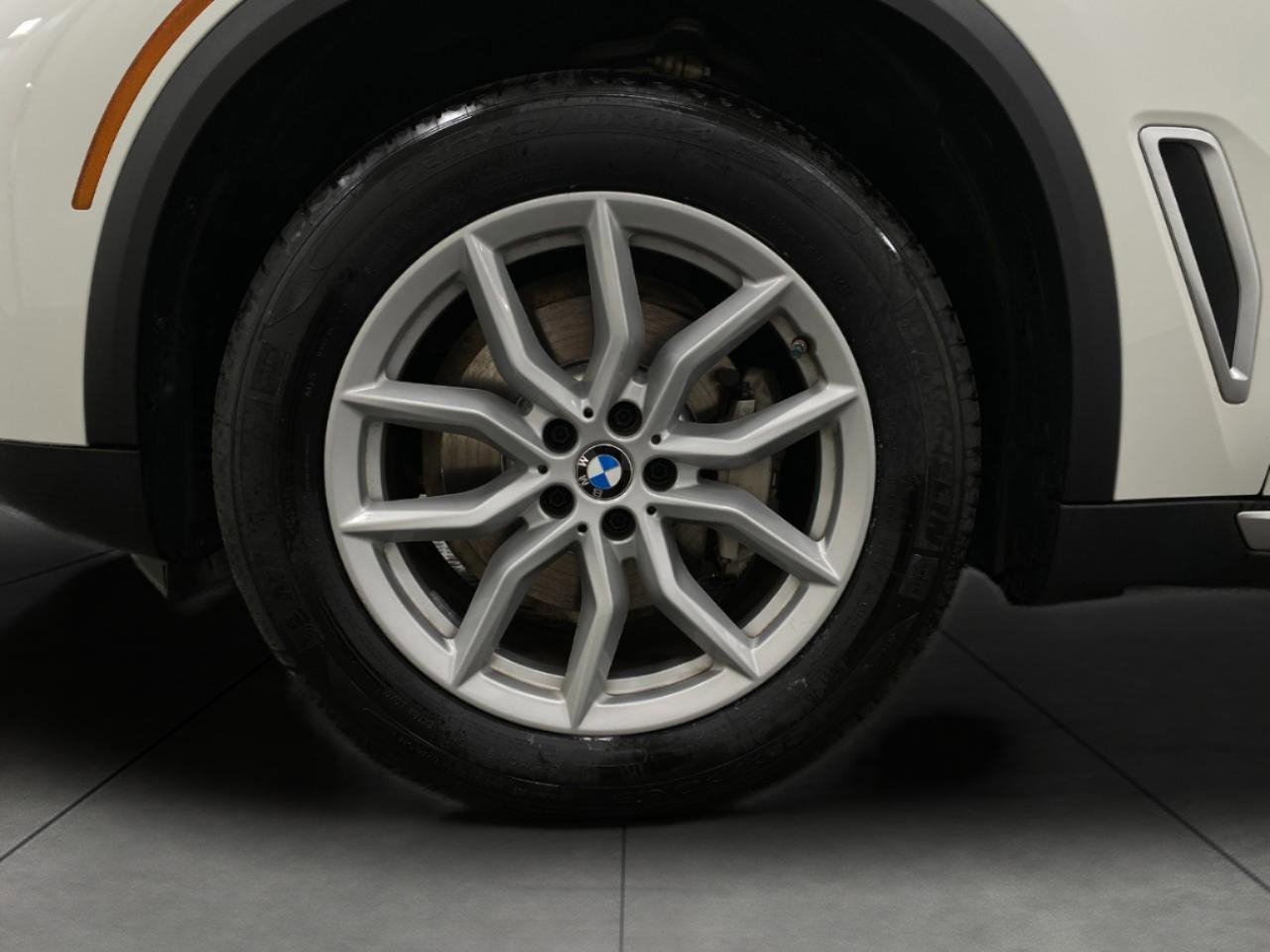 Certified 2022 BMW X5 xDrive40i image 14