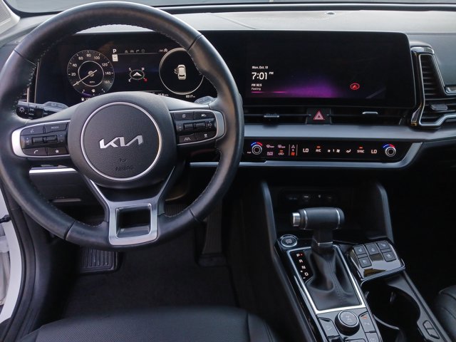 Used 2025 Kia Sportage SX image 14