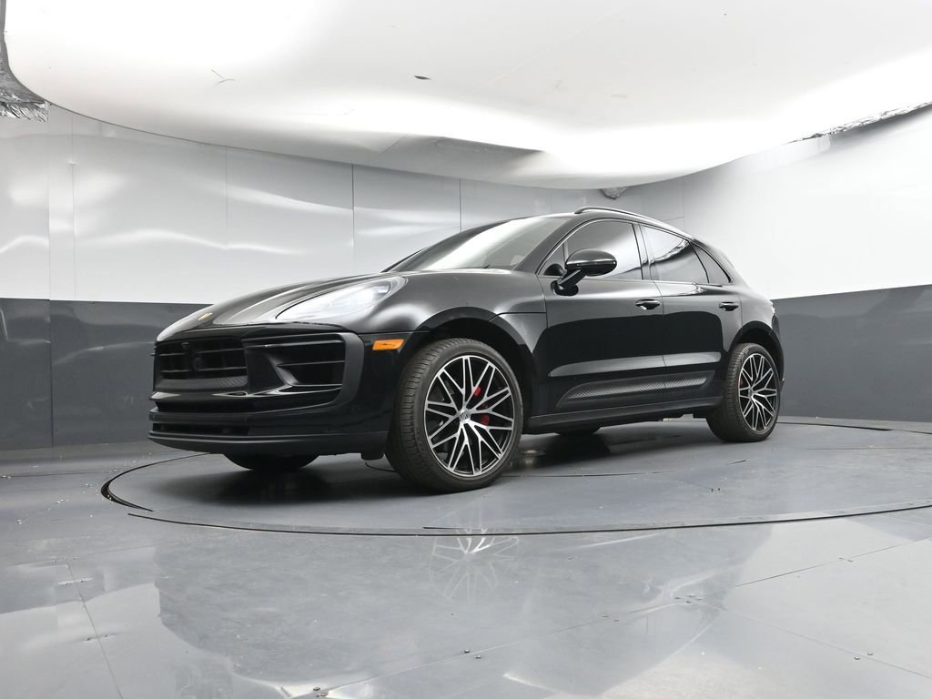 Certified 2024 Porsche Macan S AWD/4WD image 29