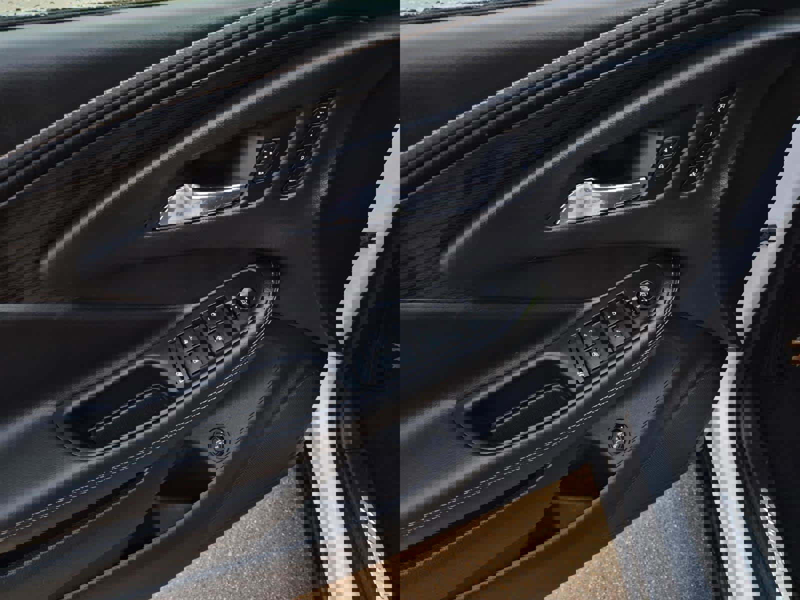 Used 2017 Buick Envision Essence image 14