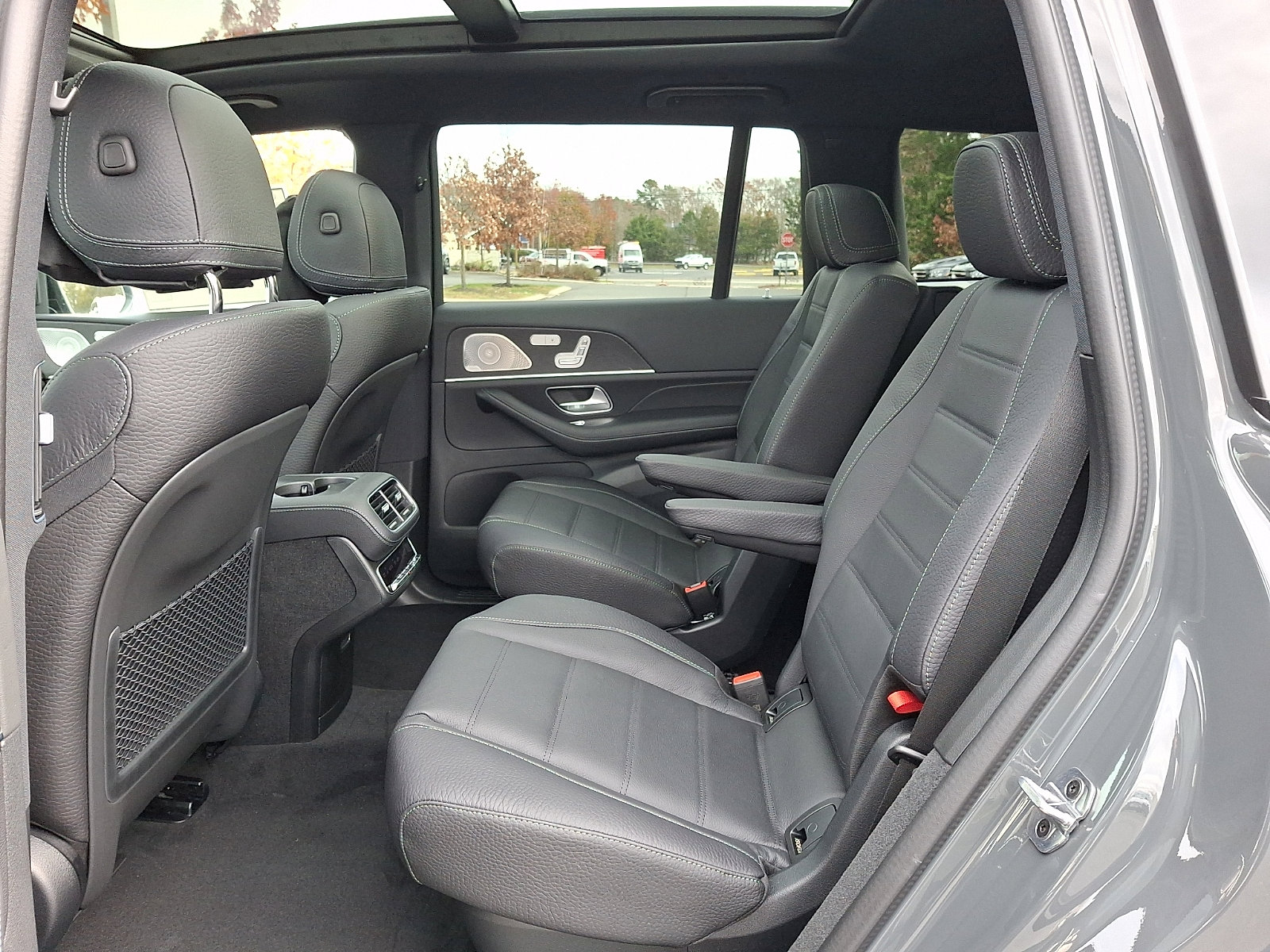 Used 2026 Mercedes-Benz GLS 450 4MATIC image 7